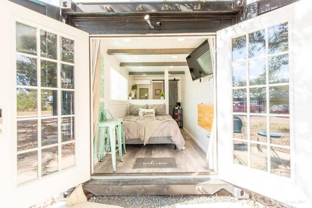 The Container Retreat @ 290 Wine Trail #10 Welcome Friends! Hye Esterno foto